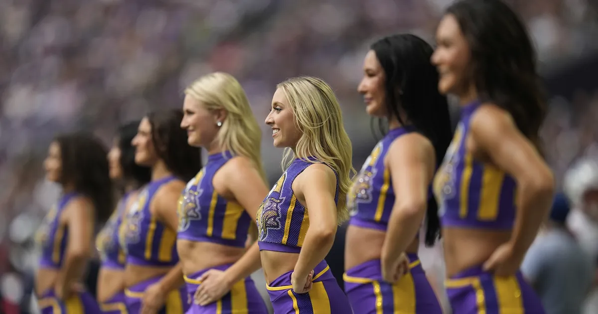 VIDEO ⟩ Suurklubi ergutustantsijad ajasid fännid marru