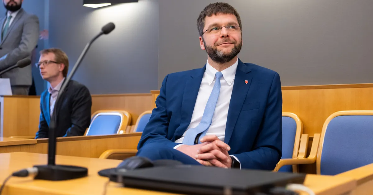 EKRE ja Keskerakond esitasid Tallinna linnapeale Jevgeni Ossinovskile umbusaldusavalduse