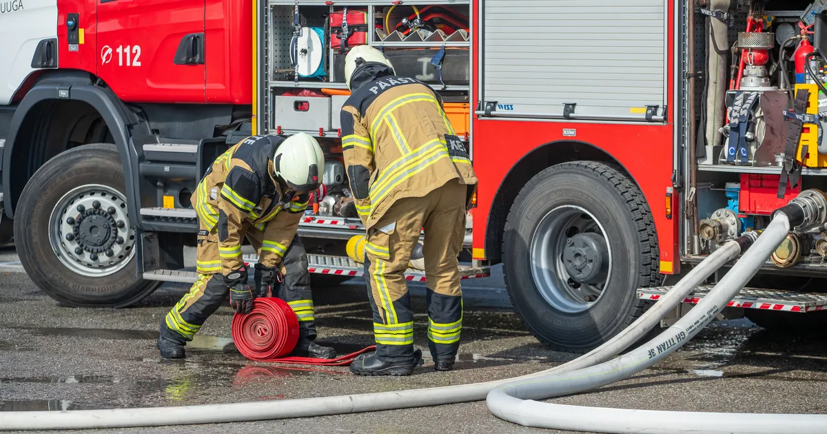 Tallinnas levis rõdul süttinud diivanist tulekahju korterisse