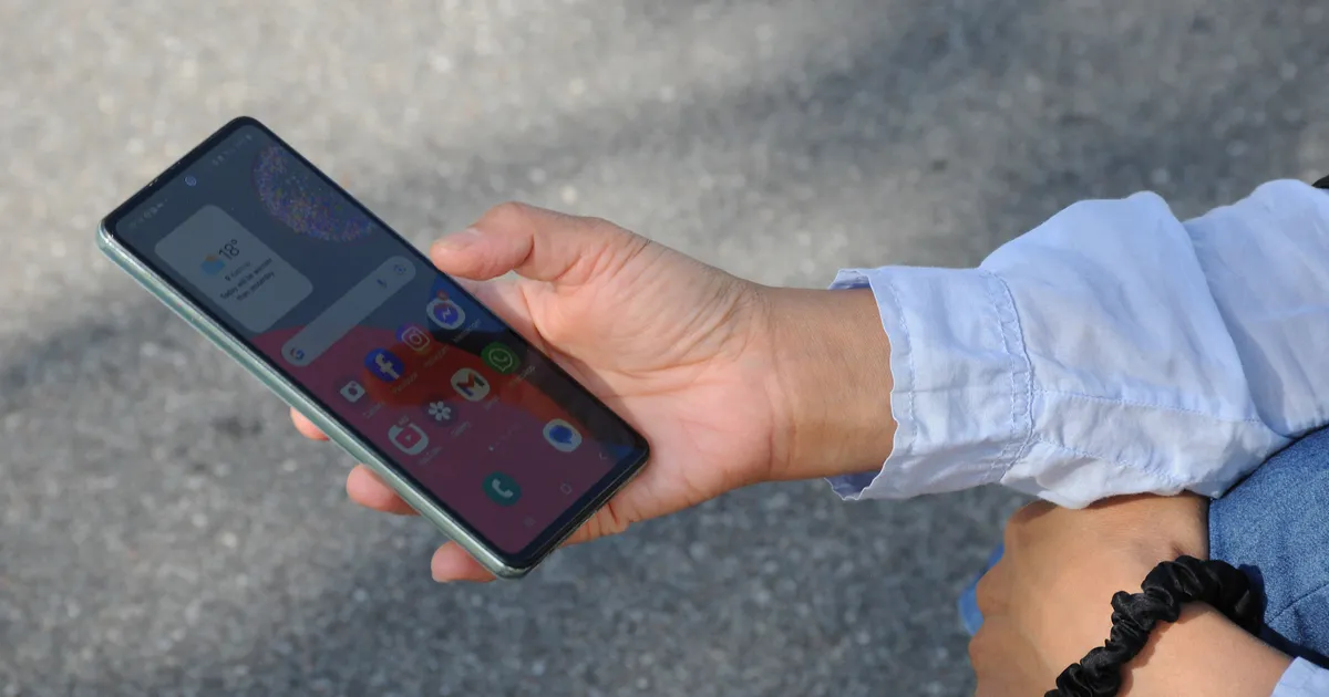 Eratunde pakkuv gümnasist sai vanameeste kohatute kommentaaride osaliseks: neid lugedes tundsin end ikka väga ebamugavalt