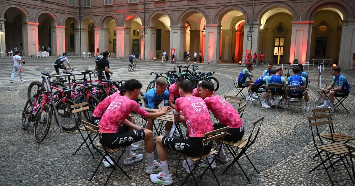 FOTOD ⟩ Eesti saab pilti: Madis Mihkels stardib Vueltal ägeda rattaga