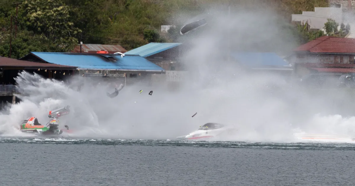 VIDEO ⟩ Arand sattus F1 MM-etapil suurde avariisse, kuid lõpetas neljandana