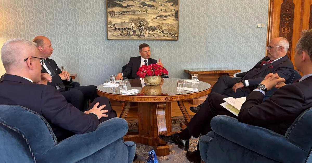 Karis rõhutas vajadust kiirendada droonimüüri ja õhukaitse rajamist