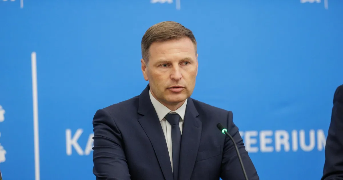 SÕJASTUUDIO ⟩ Kuidas kaitsta end Eesti õhuruumi sattuvate ründedroonide eest? Stuudios on Hanno Pevkur