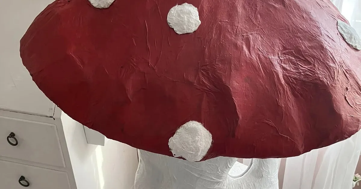 FOTOD ⟩ «Imede ime!» Väikeste laste ema meisterdas paberist pilkupüüdva mängumaja