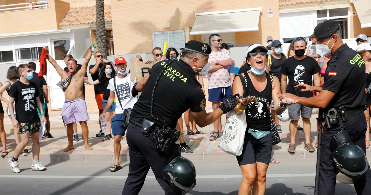 VIDEO ⟩ Protestijad takistasid Vueltal Iisraeli klubi sõitjaid
