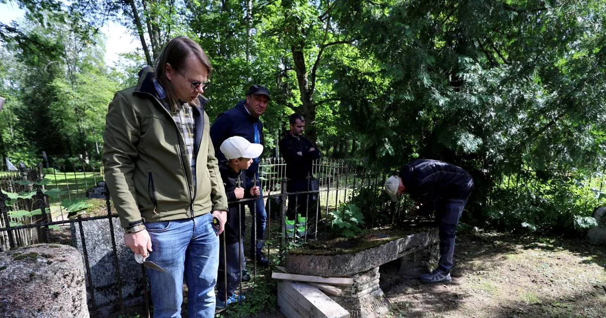 Haruldane kivipink avaldas kalmistult eemaldamise katsel visa vastupanu