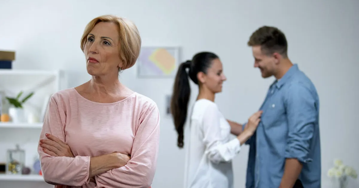 HULLUS ⟩ Kasuema tahtis poja abielu kihva keerata absurdsel moel