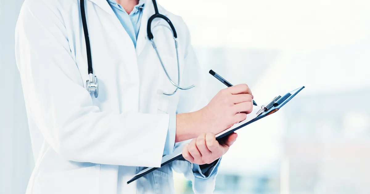 «Suvel oli mul kolm perearsti aega, aga kordagi ei saanud minna.» Millistel juhtudel peab perearst tegema koduvisiidi?