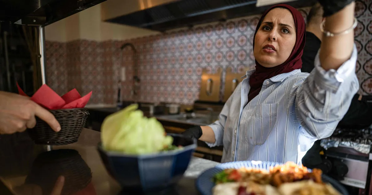 10 AASTAT RÄNDELAINEST ⟩ Miljon Saksamaale saabunud põgenikku ehitab vaenu kiuste uut kodumaad