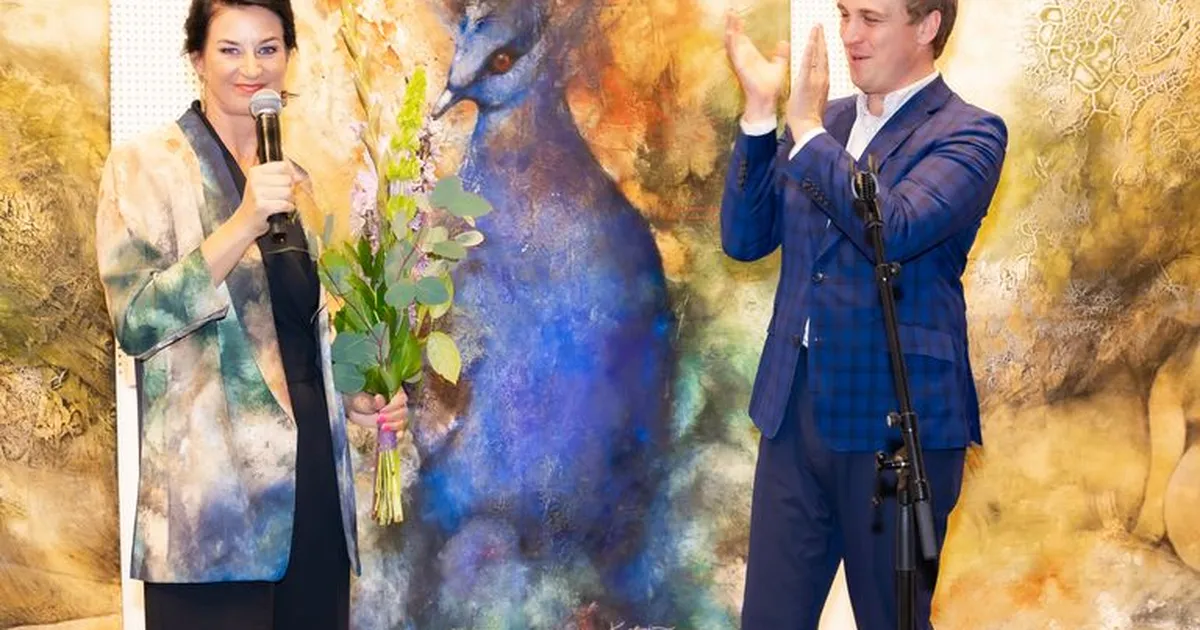 GALERII ⟩ Katrin Karu avas Viimsi Artiumis maalinäituse «Kintsugi»