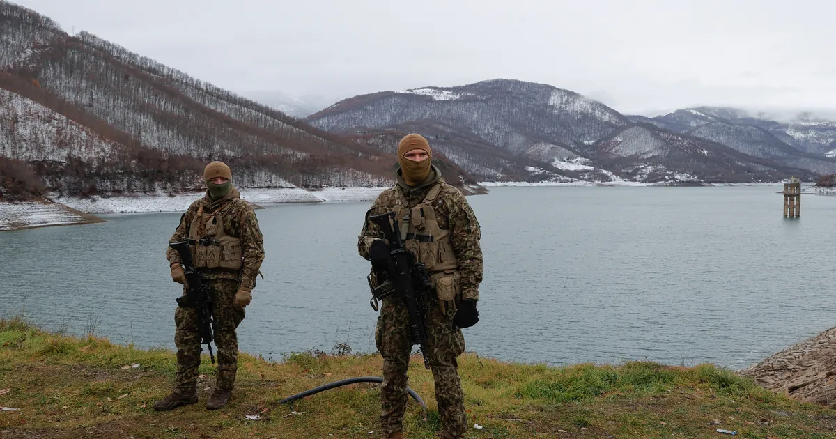 KAHTLUSTUS ⟩ Horvaatia ohvitser ja tema serblasest sõbranna nuhkisid Kosovos NATO vägede järgi