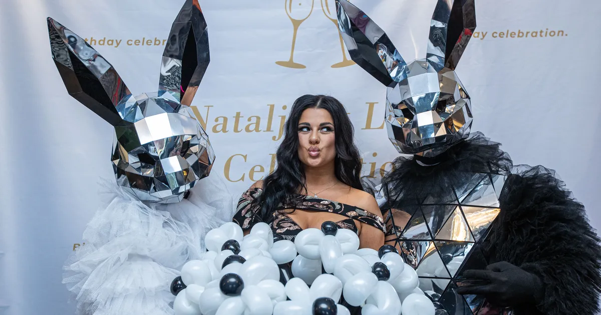 GALERII ⟩ Kuhjaga roose ja kuulsaid külalisi! Sisulooja Natalja Zjuzkova tähistab glamuurse peoga 30. sünnipäeva