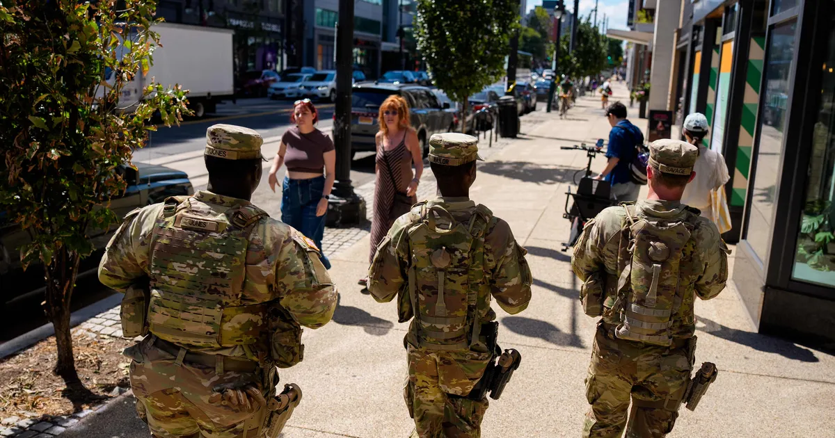 USA rahvuskaardile keskmist sõrme näidanud ametnik sai sule sappa