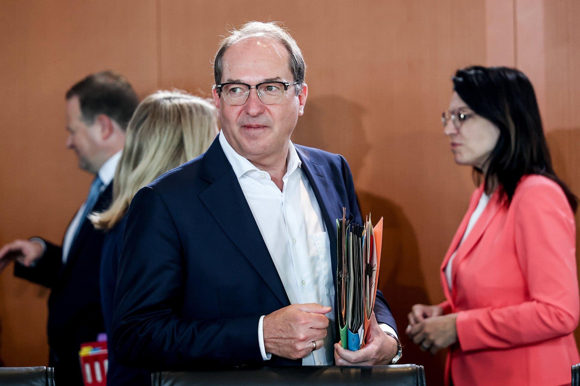 Saksamaa pikendab vastuolulist tugevdatud piirikontrolli