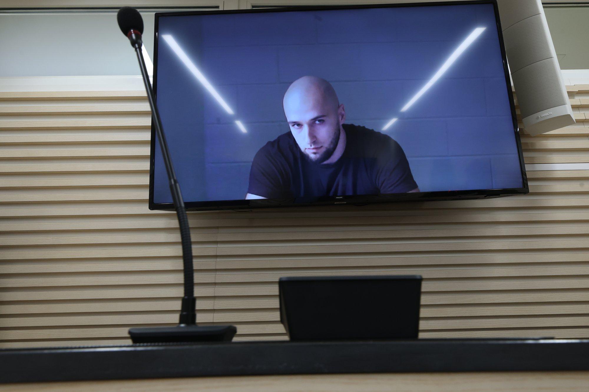 Laagna tee surmakutsar ihkab vabadusse. Hiigelvõlga maksaks ta tagasi üle 30 aasta