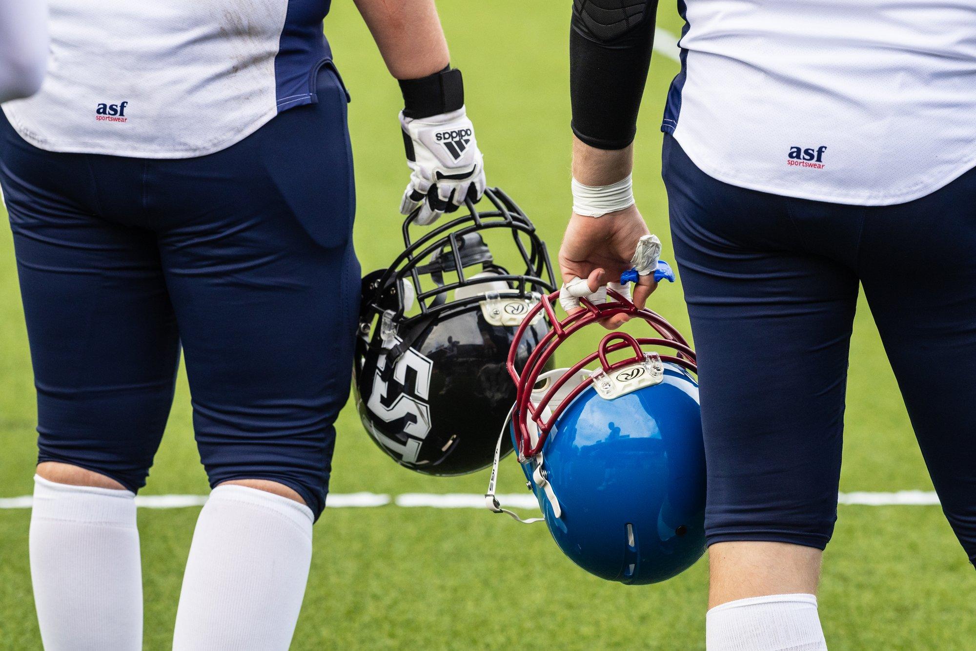 DELFI FOTOD | Ameerika jalgpall üle seitsme aasta Eestis tagasi: Tartu Titans alustas Balti liigat linnapea silme all valusa kaotusega