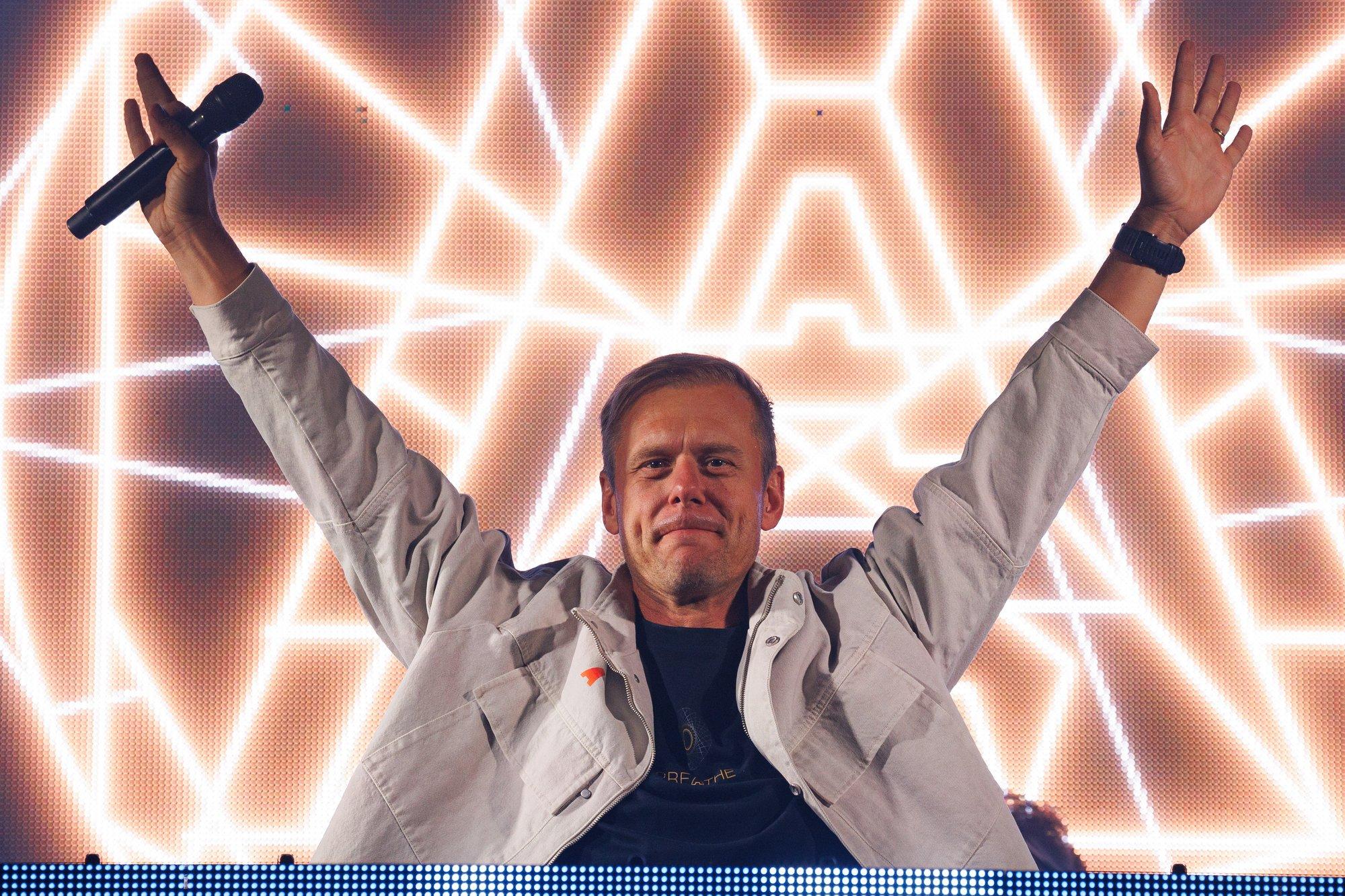 Vilniuse elanikud olid Armin van Buureni kontserdi tekitatud lärmi pärast maruvihased: enne oli rahulik õhtu, nüüd on lakkamatu lärm