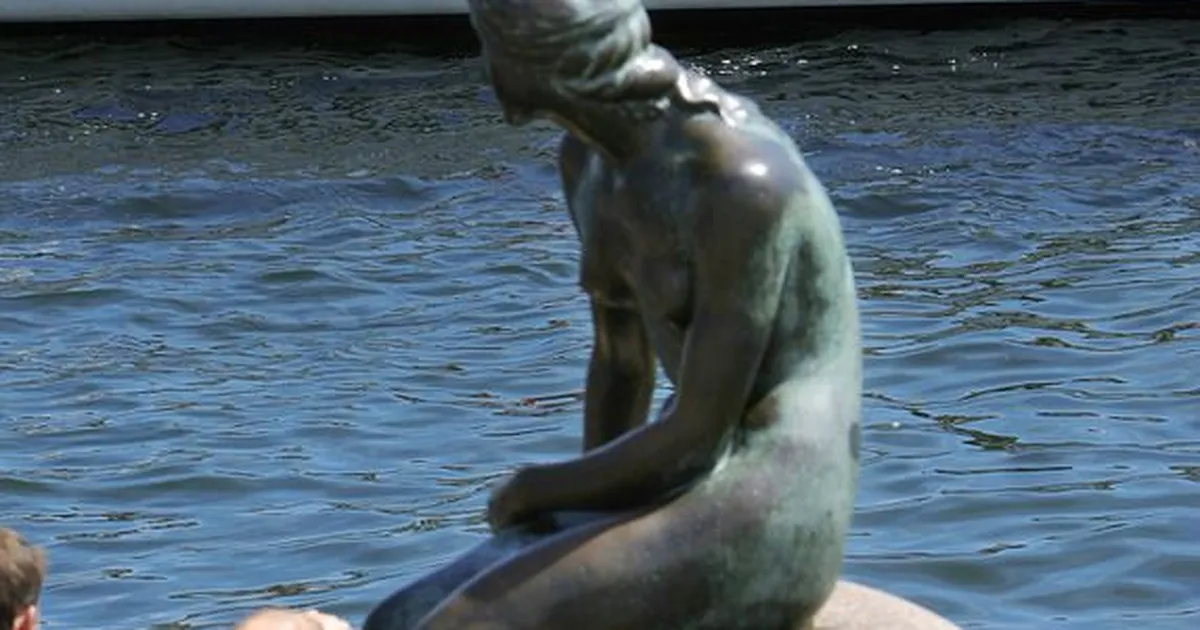 Taani eemaldab vastuolulise merineitsikuju: liiga suur, liiga paljas, liiga naine