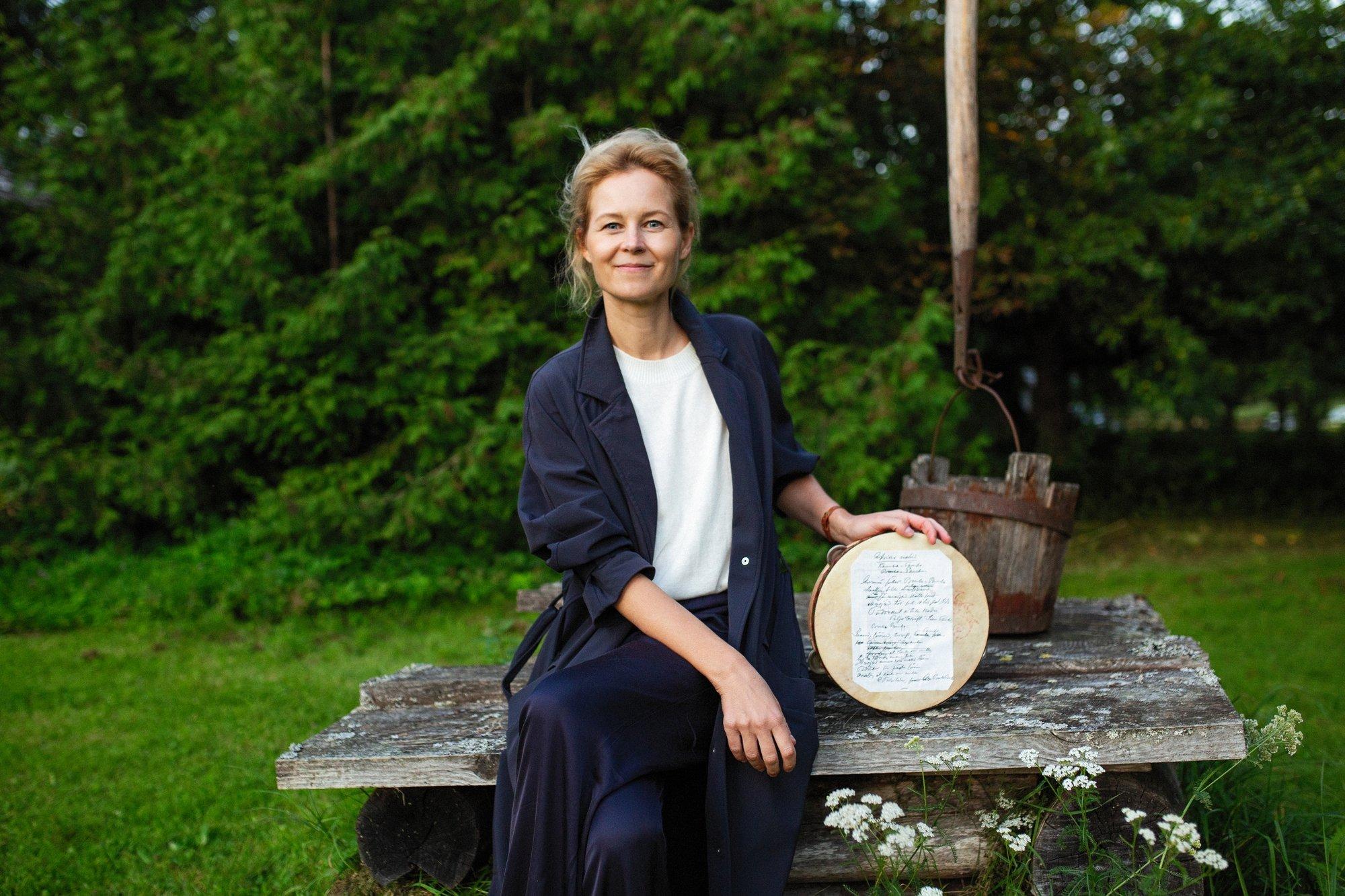 Aasta kirjanik on Kairi Look romaaniga „Tantsi tolm põrandast“