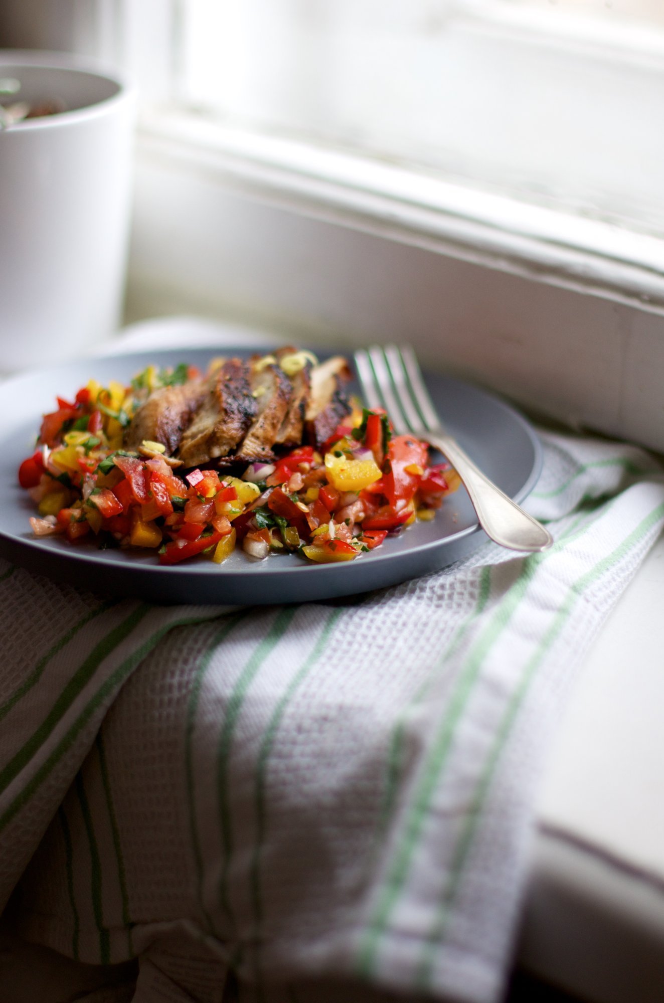 Käes on salatite aeg! Viis kiiresti valmivat ja maitsvat salatit koos imehea kastmega