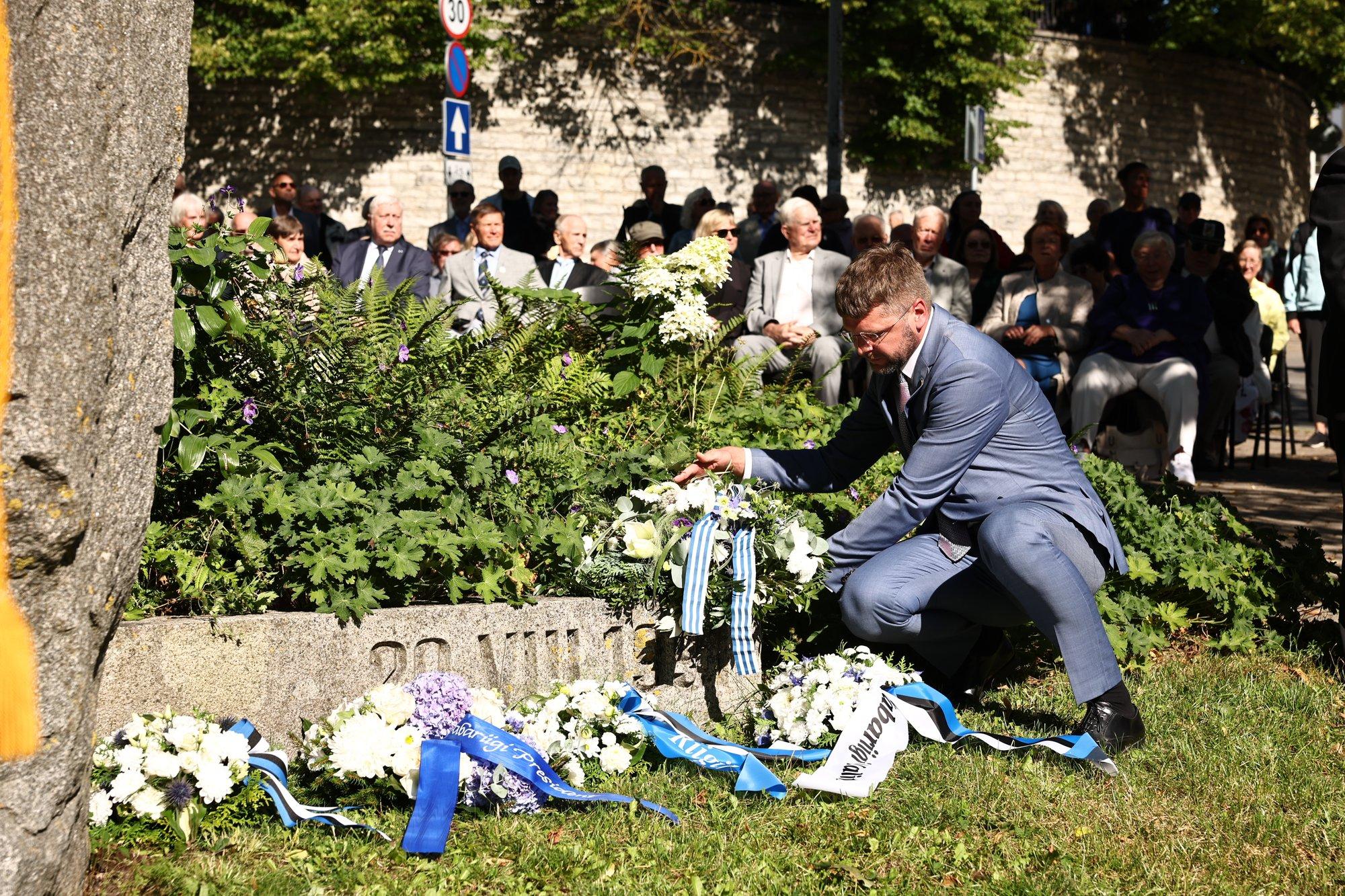 FOTOD | Tallinnas Toompeal tähistatakse taasiseseisvumispäeva. Kogunes 20. augusti klubi