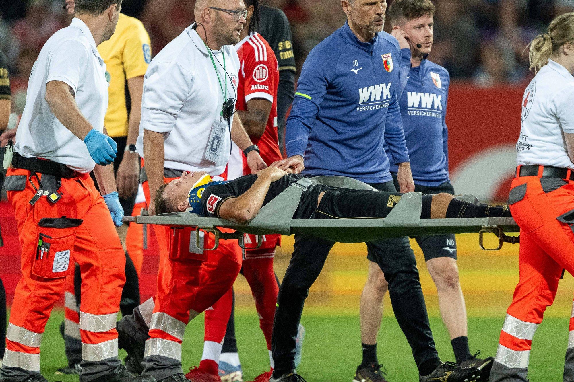 Augsburgi mängija löödi kohtumises Müncheni Bayerniga nokauti. Peatreener: tema ema nuttis, tema õed nutsid