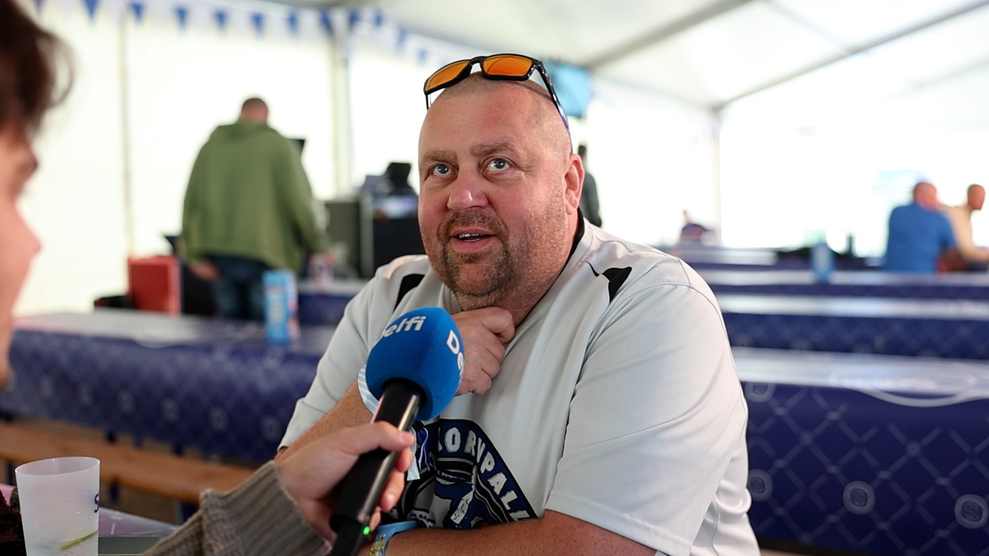 DELFI VIDEO RIIAST | Fännid pole Serbia kaotusest pead norgu lasknud: arvasin, et me saame 50-ga!