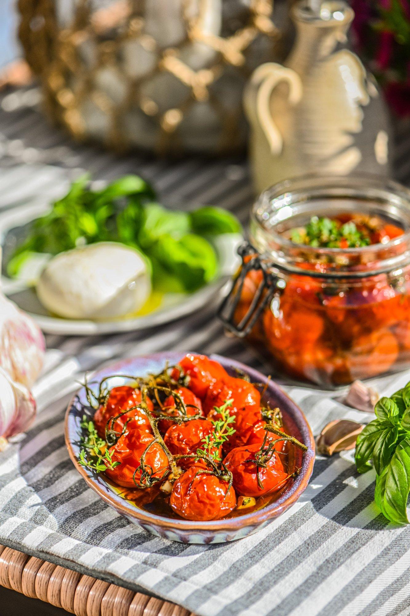 Tavalised tomatiretseptid ei paku enam pinget? Tõstame taset: tomati-confit sobib hästi näiteks röstitud saiale või salatitesse