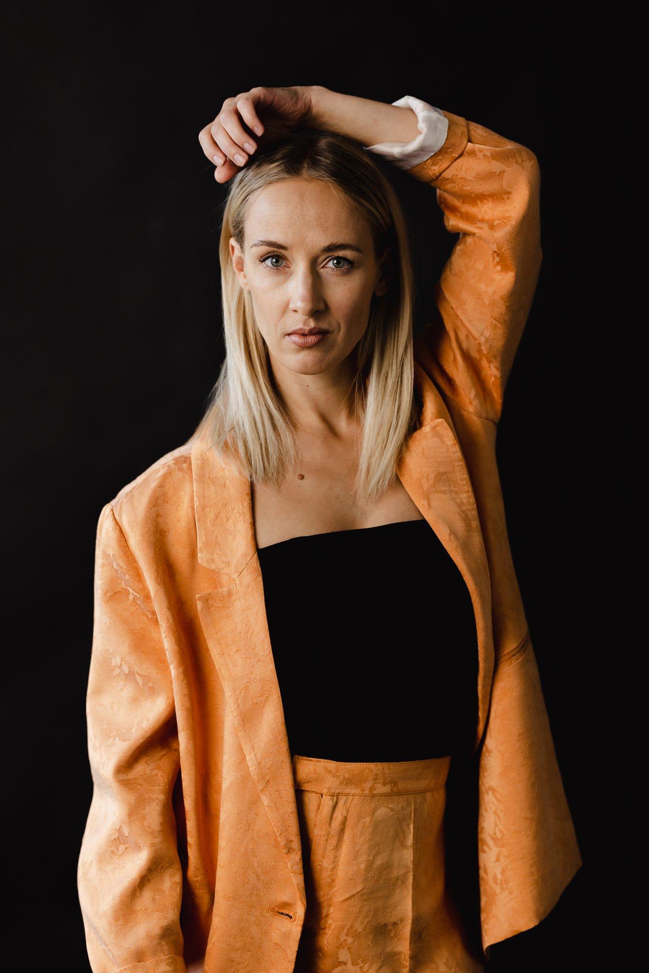 OLGEM AUSAD | Liisa Pulgal on alles paber, mis kinnitab, et klassivend lubas talle pulmadeks kamina kinkida