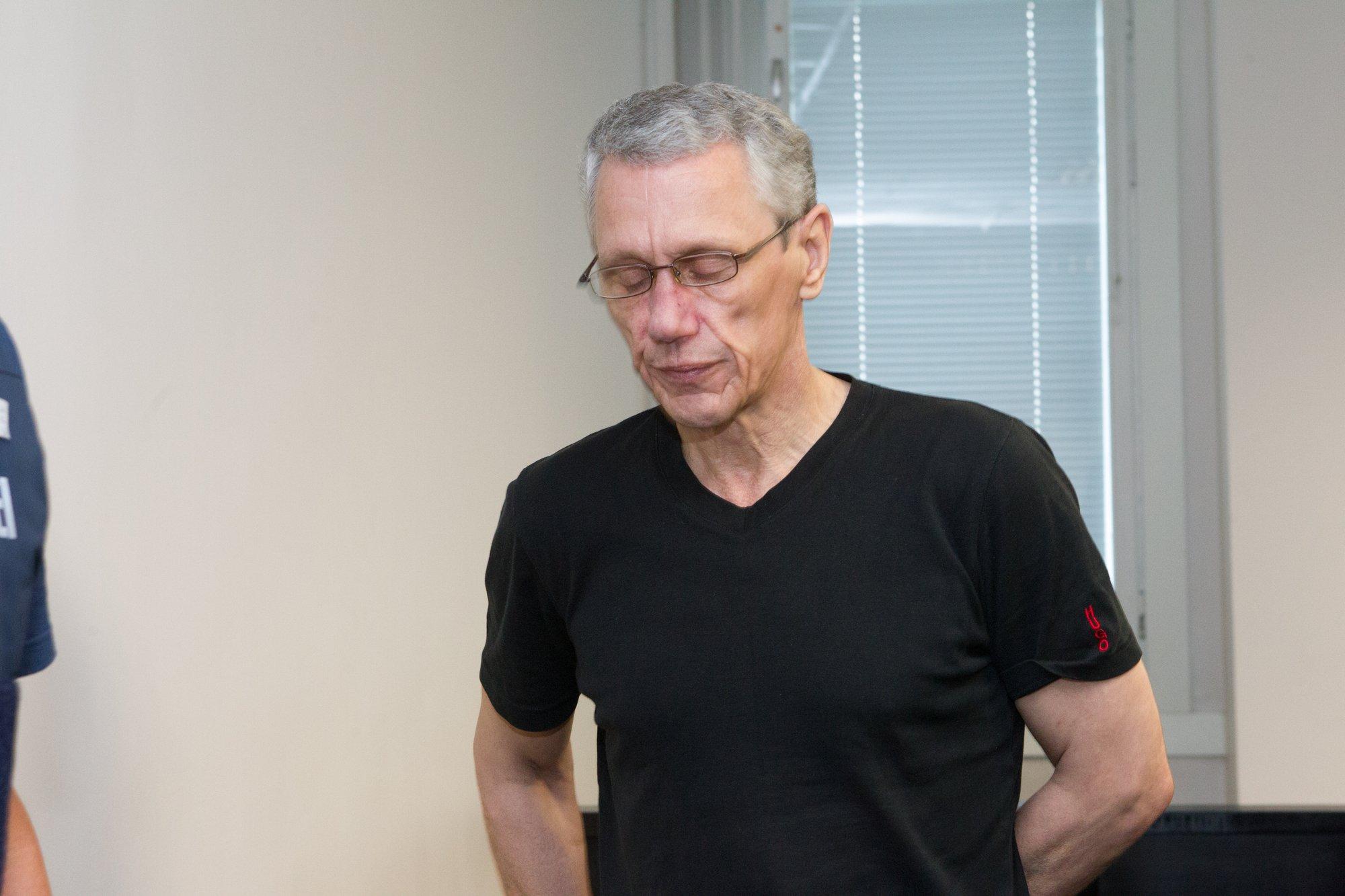 Moonaküla mõrvar astus kohtu ette