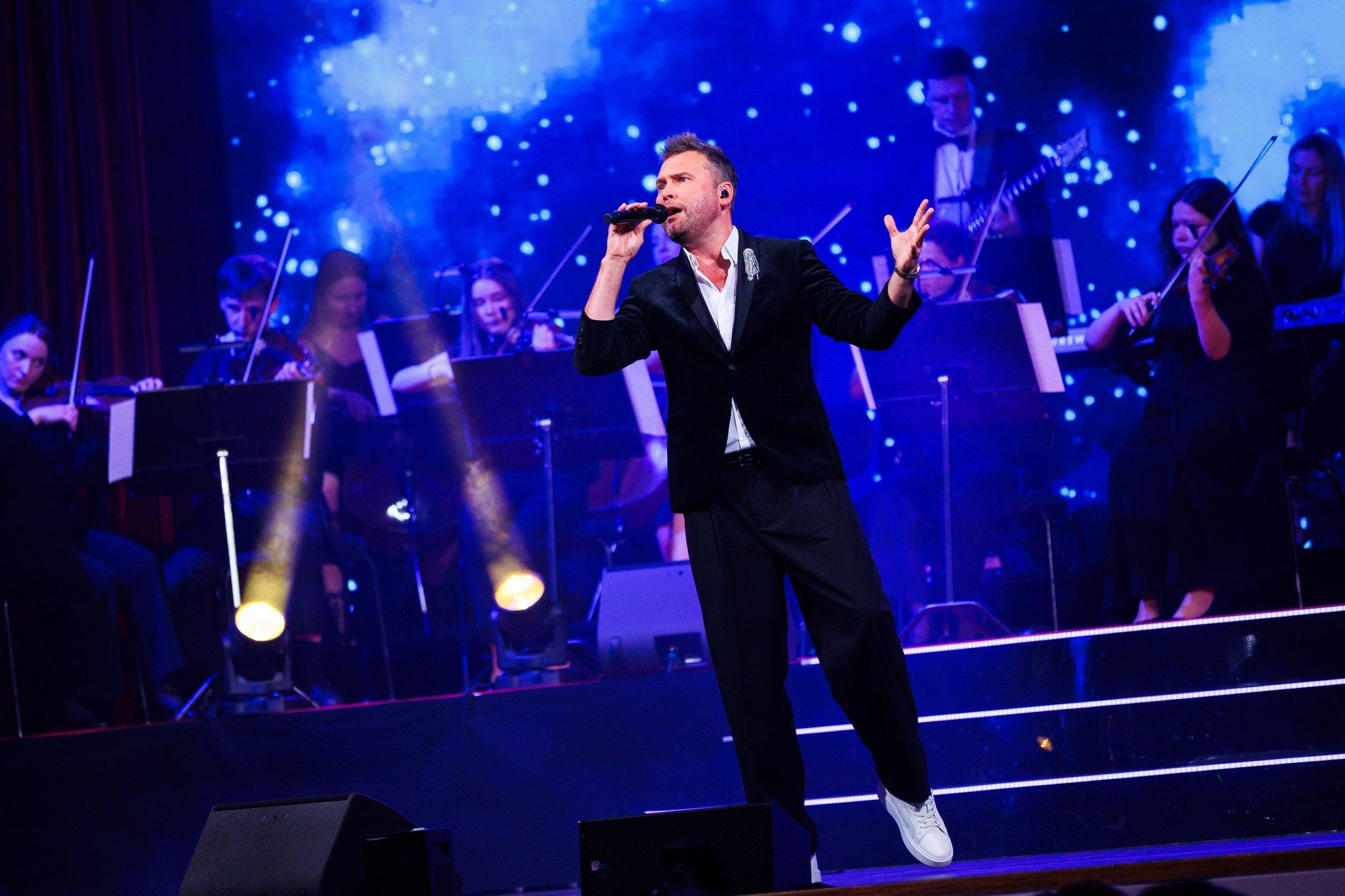 KLÕPS | Tööasjus reisinud Koit Toome naudib Itaalia ilma täiel rinnal. „Tore, kui töö lennutab vahel sooja päikese alla!“