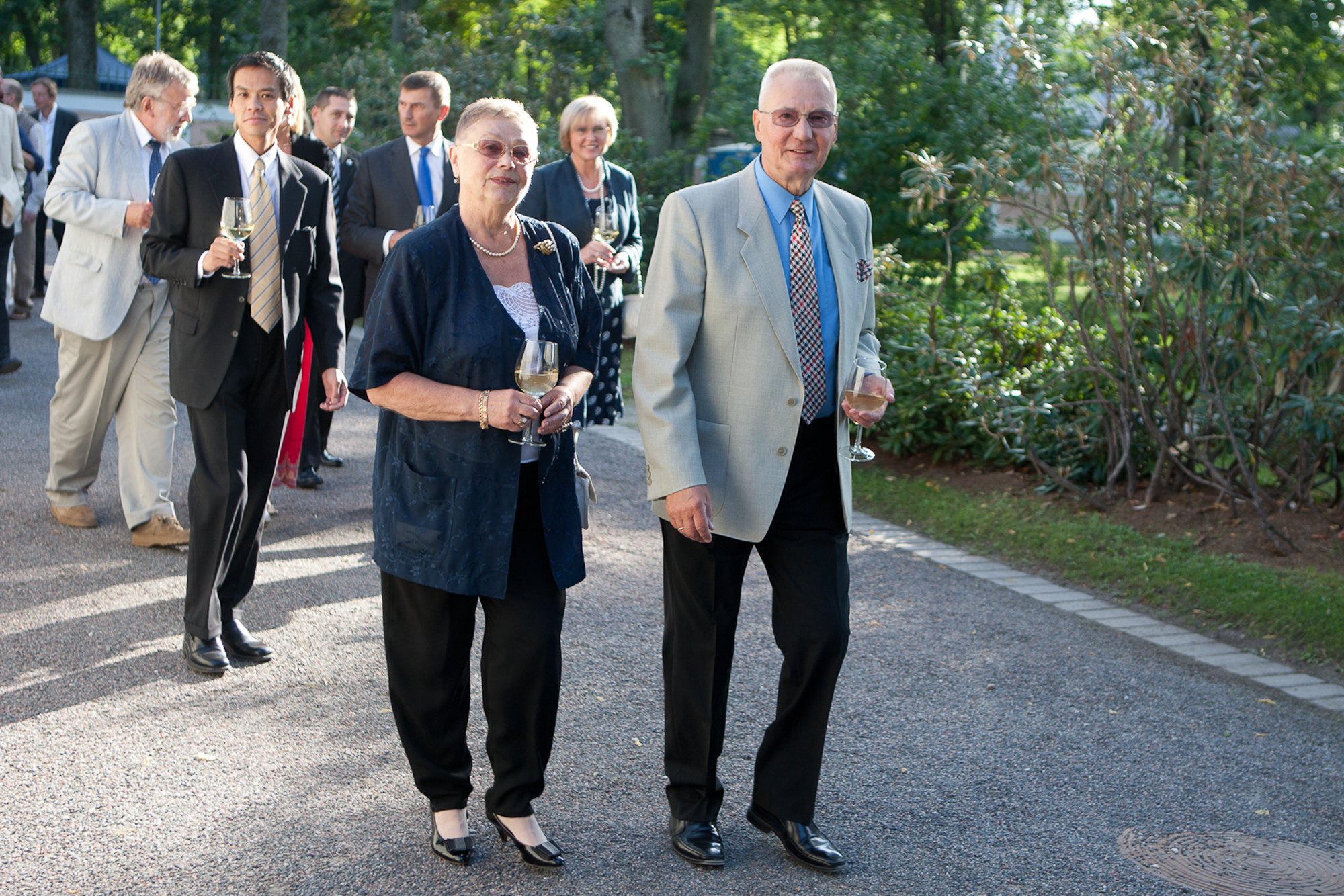 Legendaarne tantsuõpetaja Ants Tael jagas seni avaldamata intervjuus pika abielu saladust: pead olema piisavalt uimane kuju