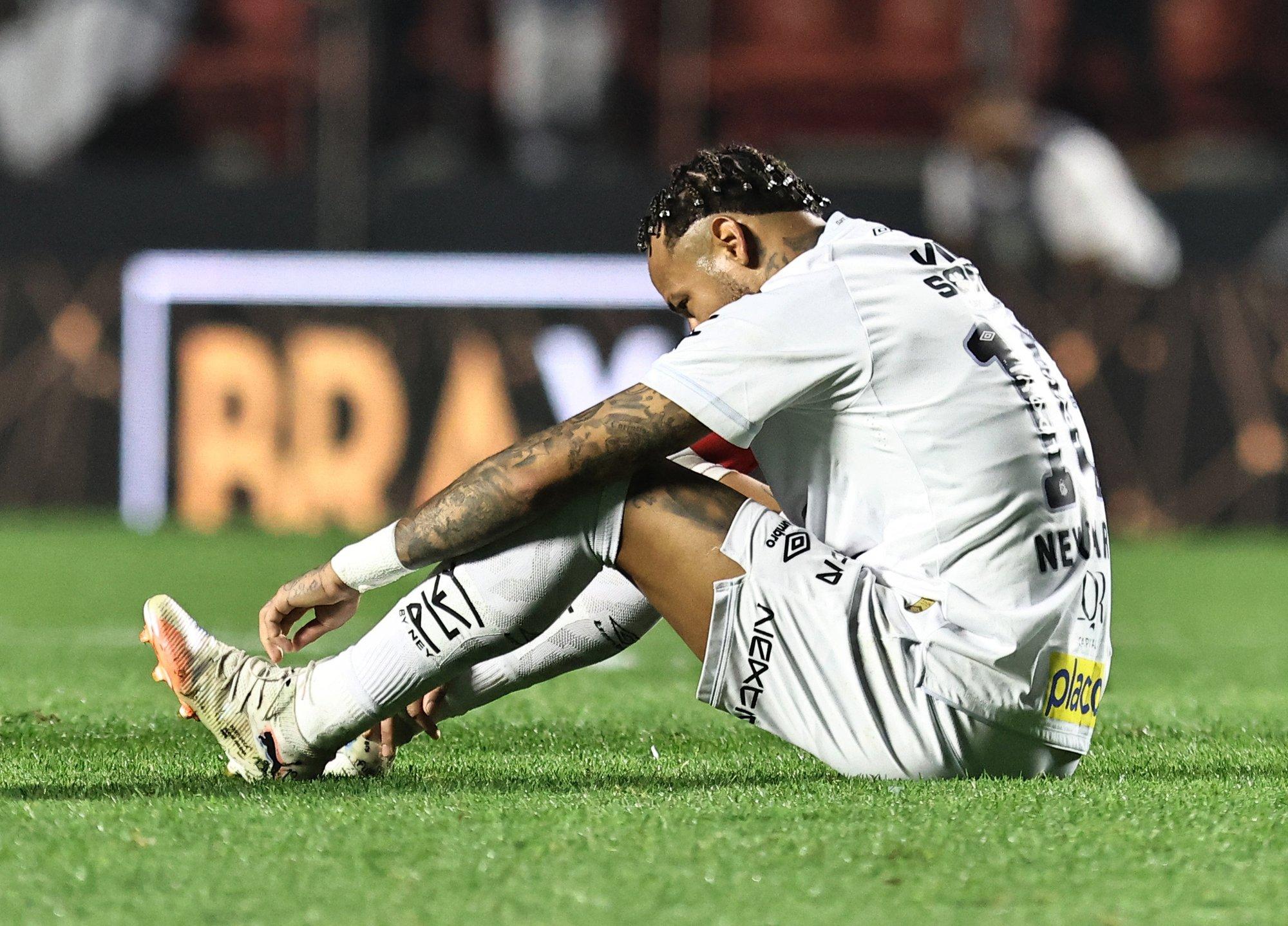 „Mul on häbi!“ Neymari koduklubi tabas Brasiilias krahh. Peatreeneri pea lendas vaid mõni tund pärast lõpuvilet