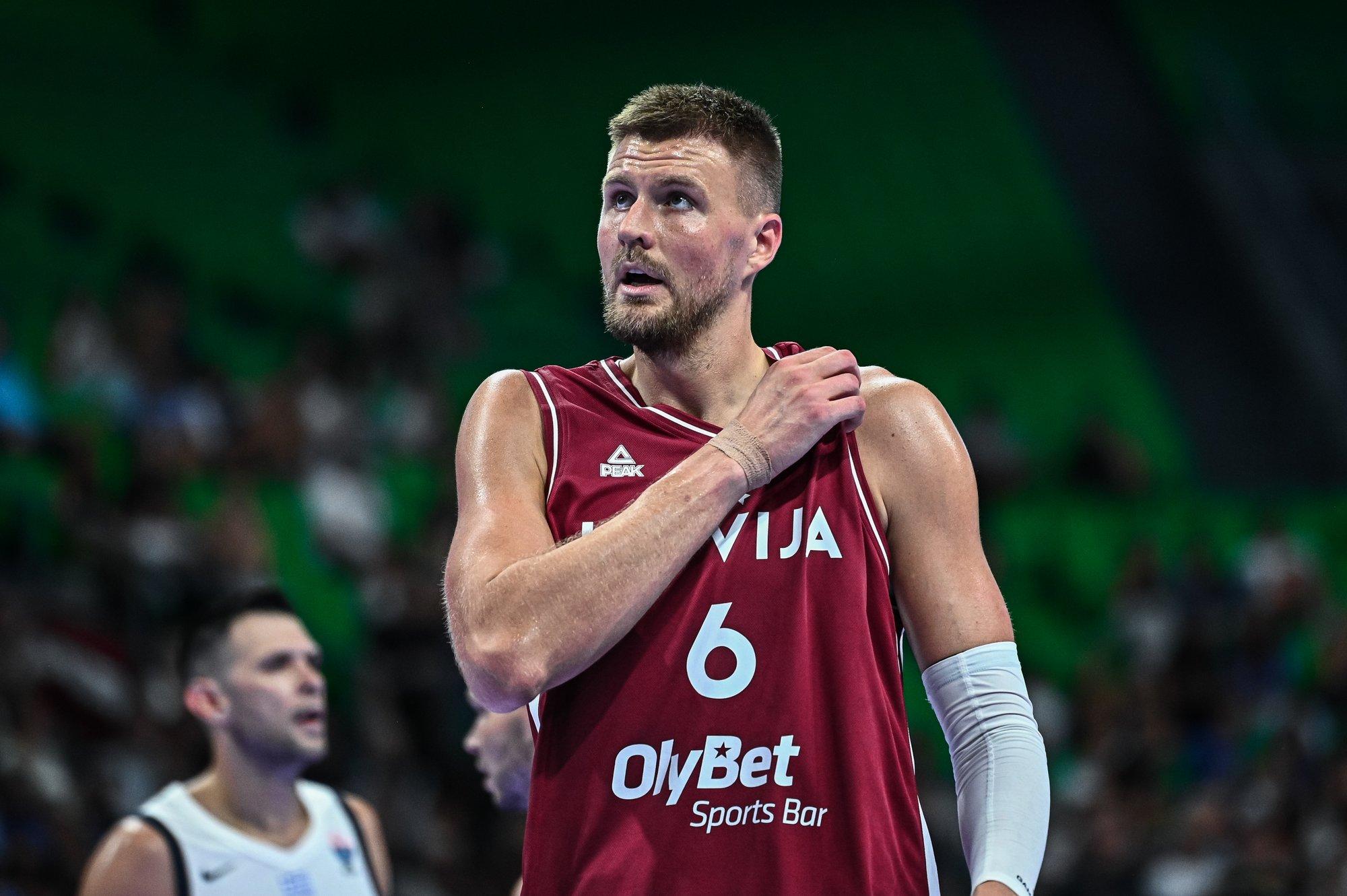 Läti korvpallikoondis avalikustas EM-finaalturniiri lõpliku koosseisu, kolm mängijat kärbiti välja