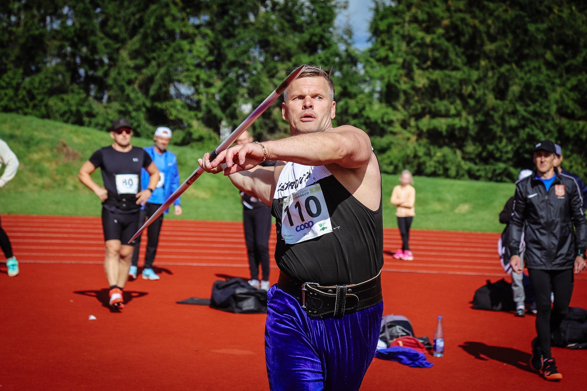 FOTOD | Maailmameister Andrus Värnik võitis omavalitsuste suvemängudel odaviskevõistluse