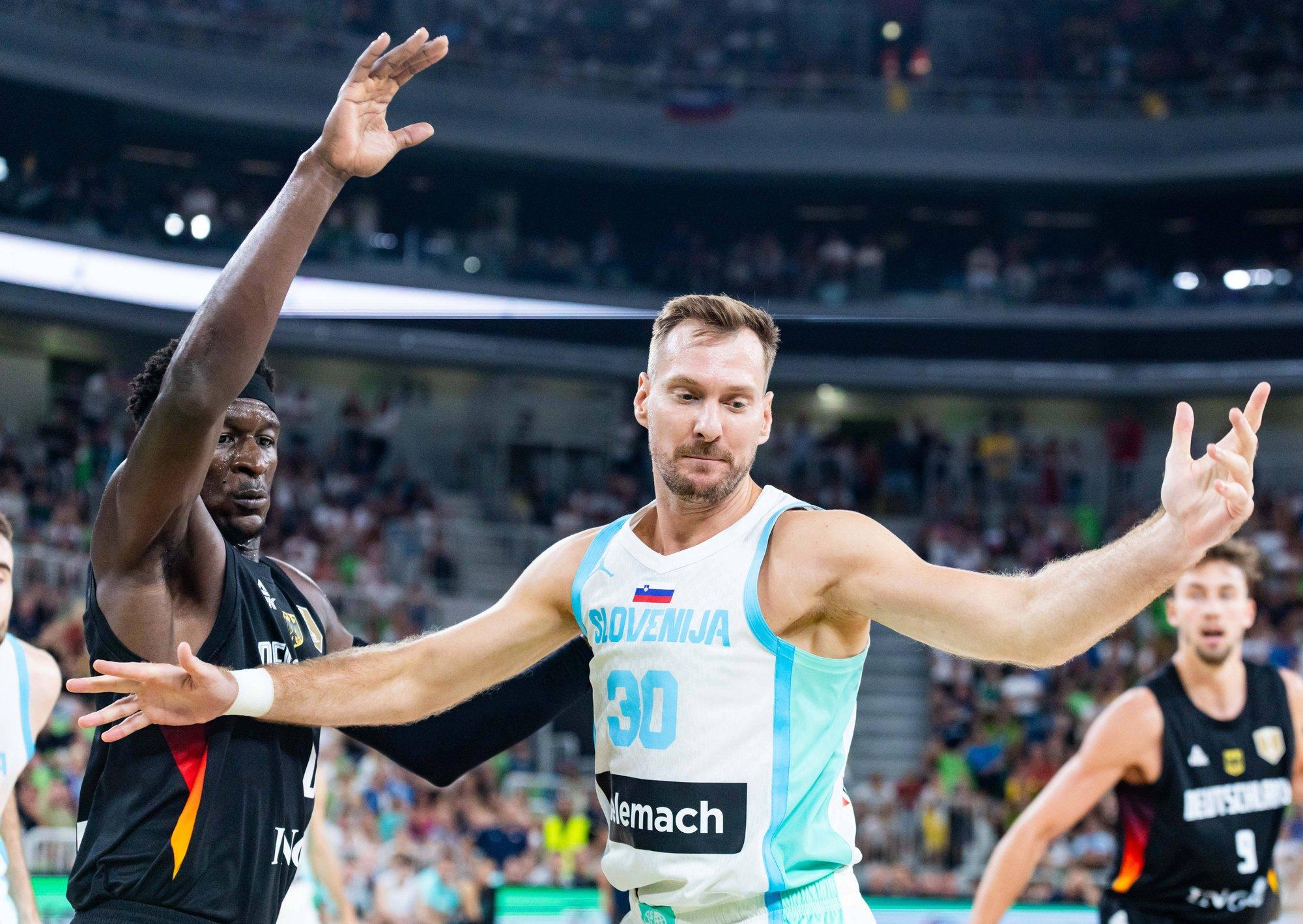 Sloveenia vanameister jäeti korvpalli EM-i eel koondisest välja. Dragići abikaasa: ta lahkus ise sealsest tsirkusest