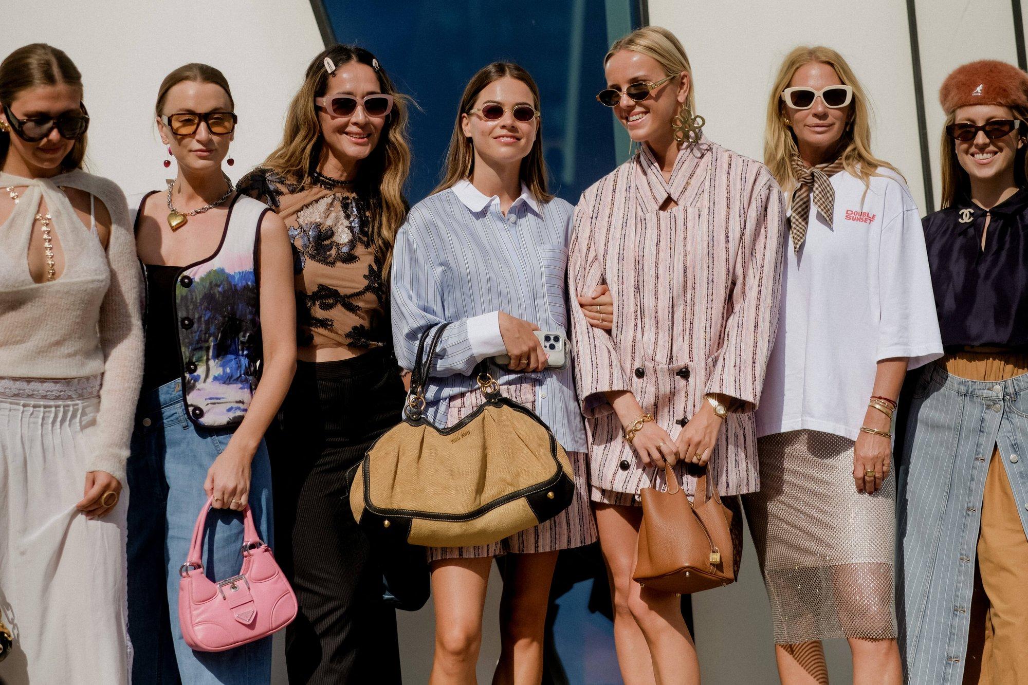 FOTOD | Otsi välja oma lemmikseelik ja T-särk! Prantslannade lihtne suvine rõivakomplekti toimib alati