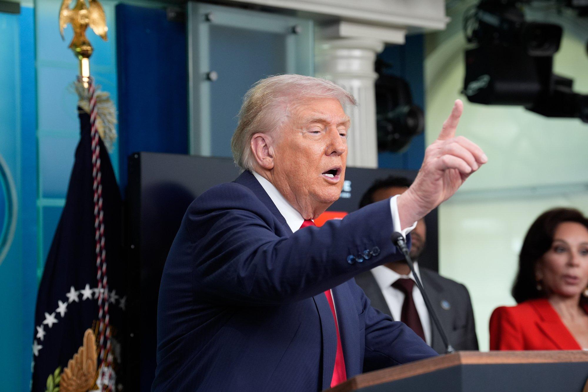 Trump: meedia väänab tõde minu ja Putini imelise kohtumise kohta