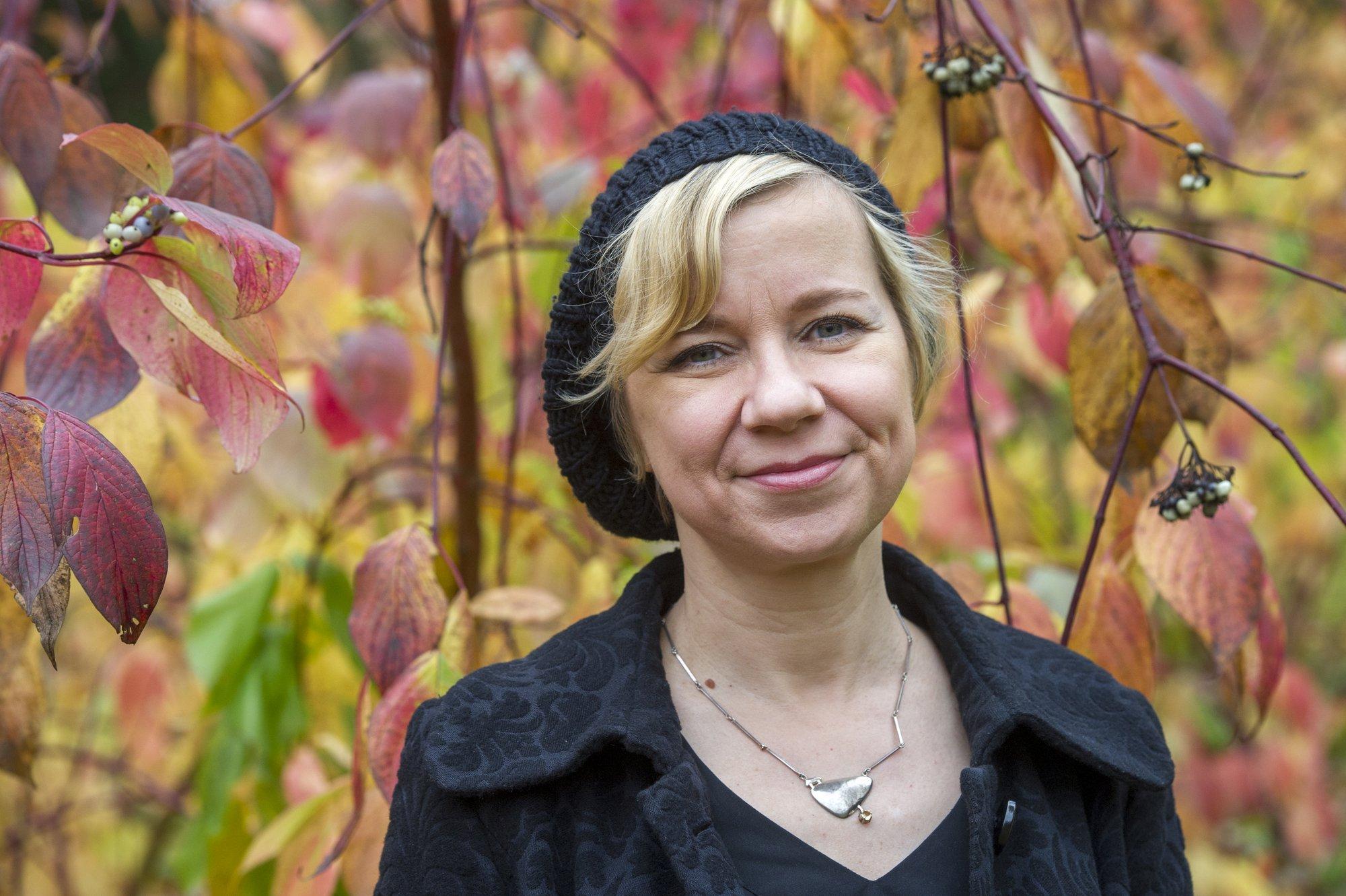 Piret Raua romaan on tugevate naiskarakteritega ja kirja pandud ilusas rammusas eesti keeles