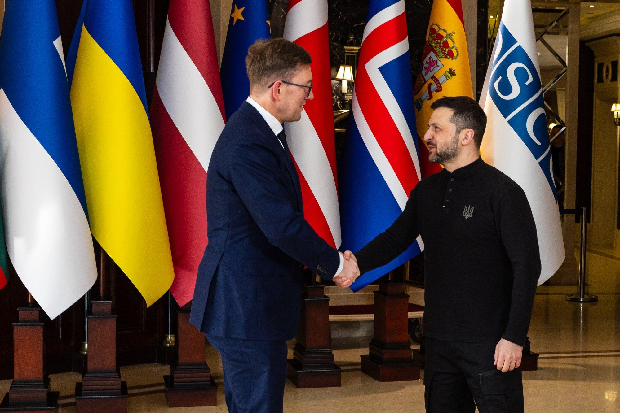 Michal telefonikõnes Zelenskõiga: jõuga piiride muutmist ei saa kunagi aktsepteerida