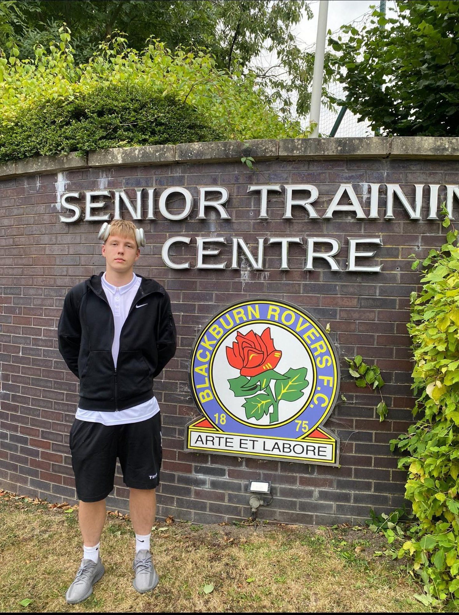 Tallinna Kalevi noormängija käis end näitamas Blackburn Roversile