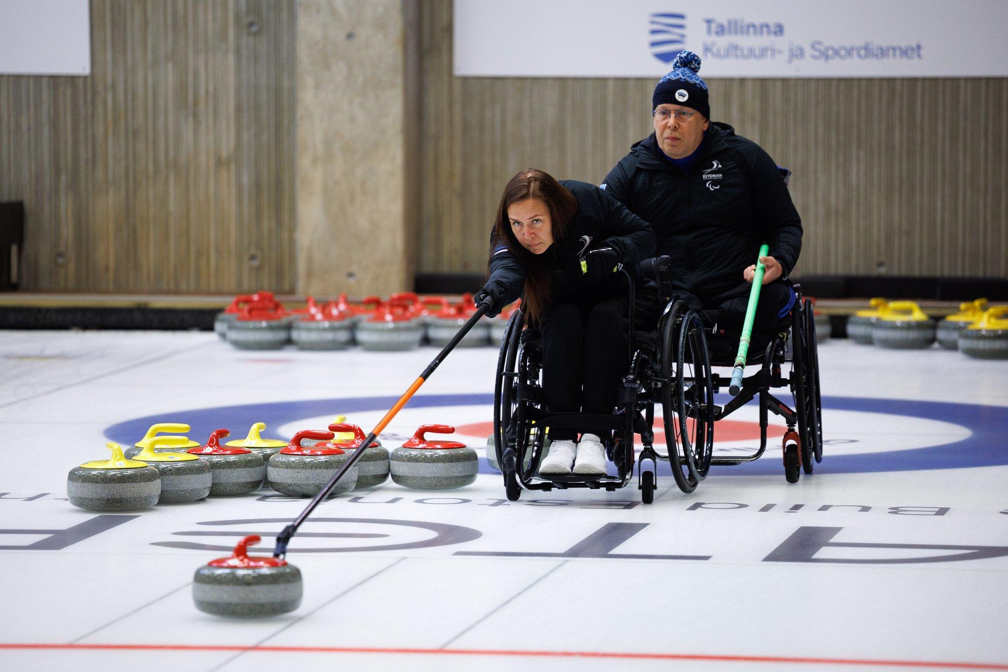 DELFI VIDEO | Ratastoolikurlingus paraolümpiale jõudnud Riidebach ja Villau: treener on meie paremaks muutmisel teinud suurepärast tööd