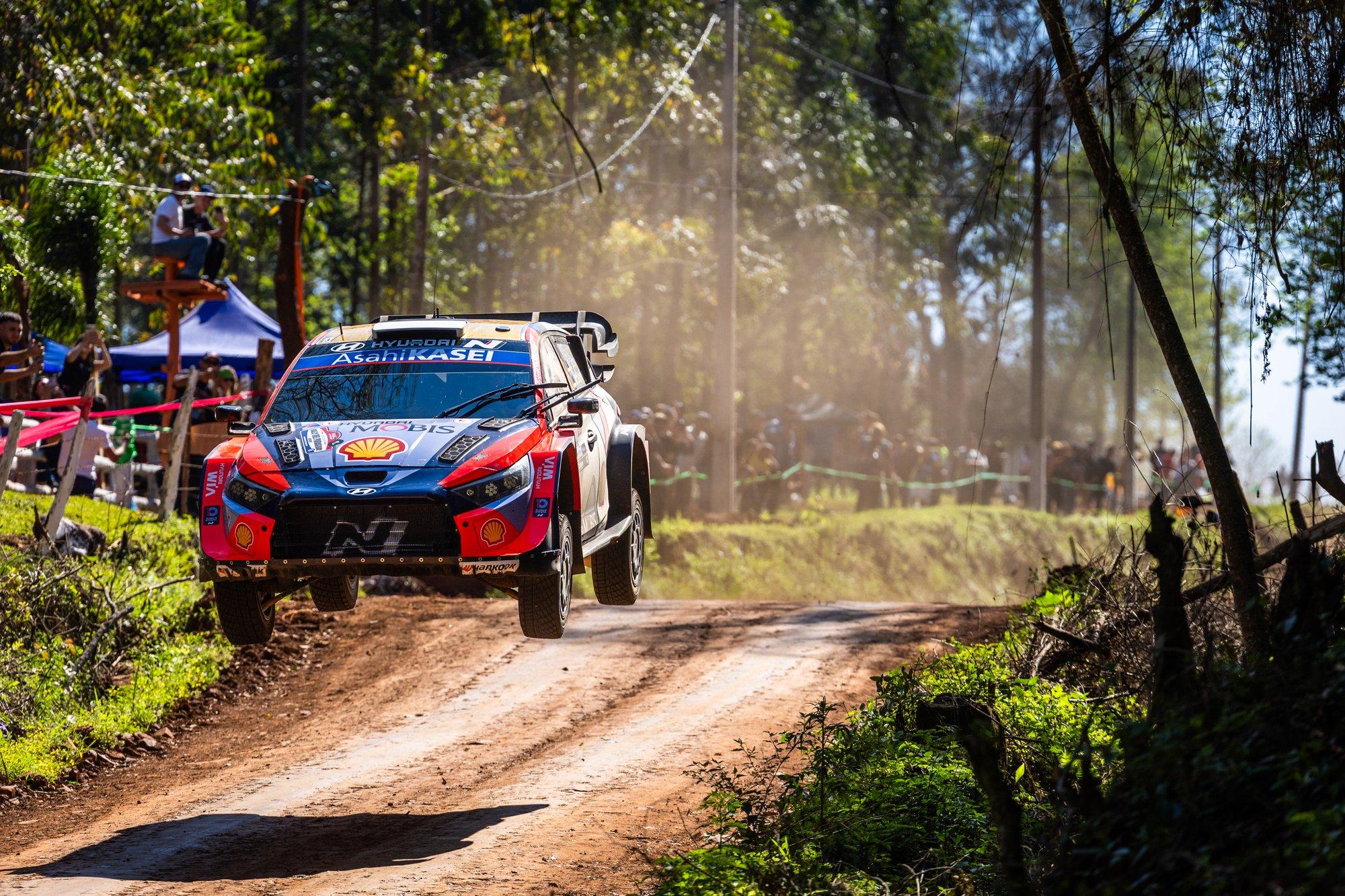 Paraguay ralli on kohati karm väljakutse. Tänak: kui nauditavad saavad olla selga kahjustavad kiiruskatsed