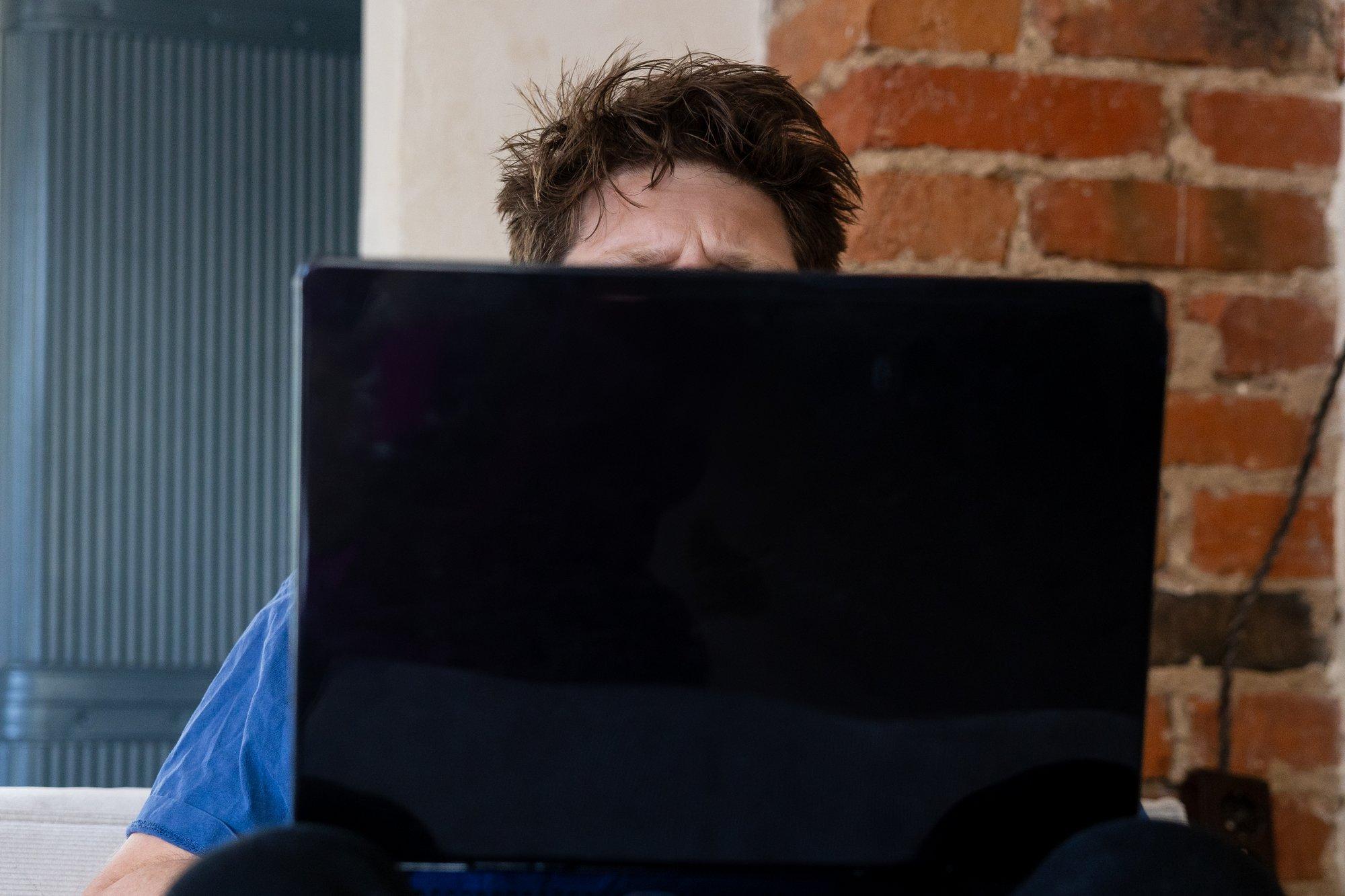 60 000 eurot vastu taevast: Keila mees uskus „Monika Helme“ investeerimisnõu ja langes kelmide ohvriks