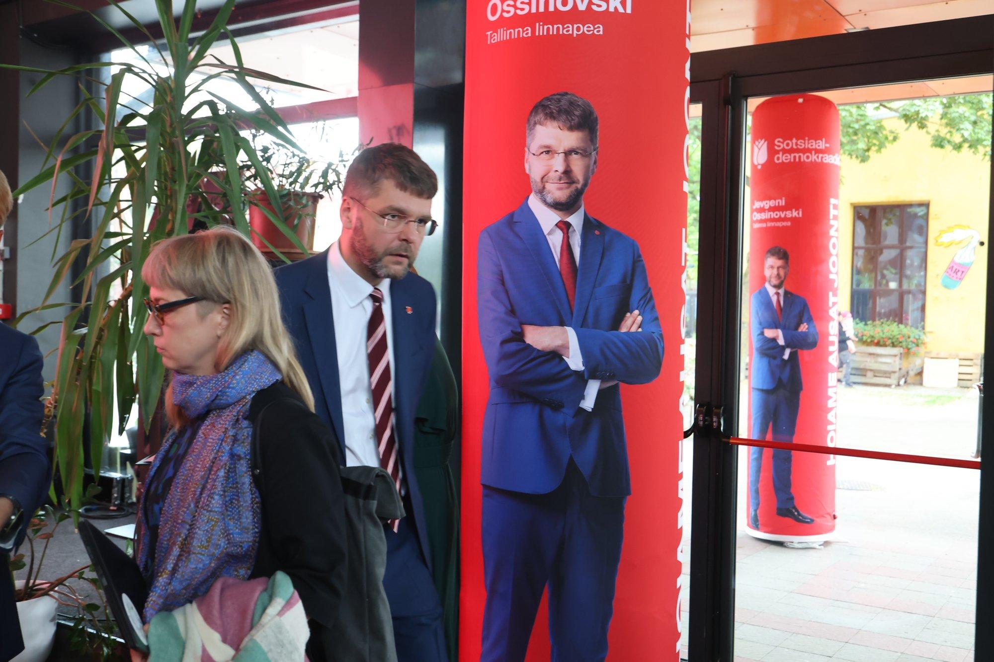FOTOD | Ossinovski enne erakonna üldkoosolekut: vaid sotsid ja Keskerakond pakuvad valimistel tõsiseltvõetavat valikut