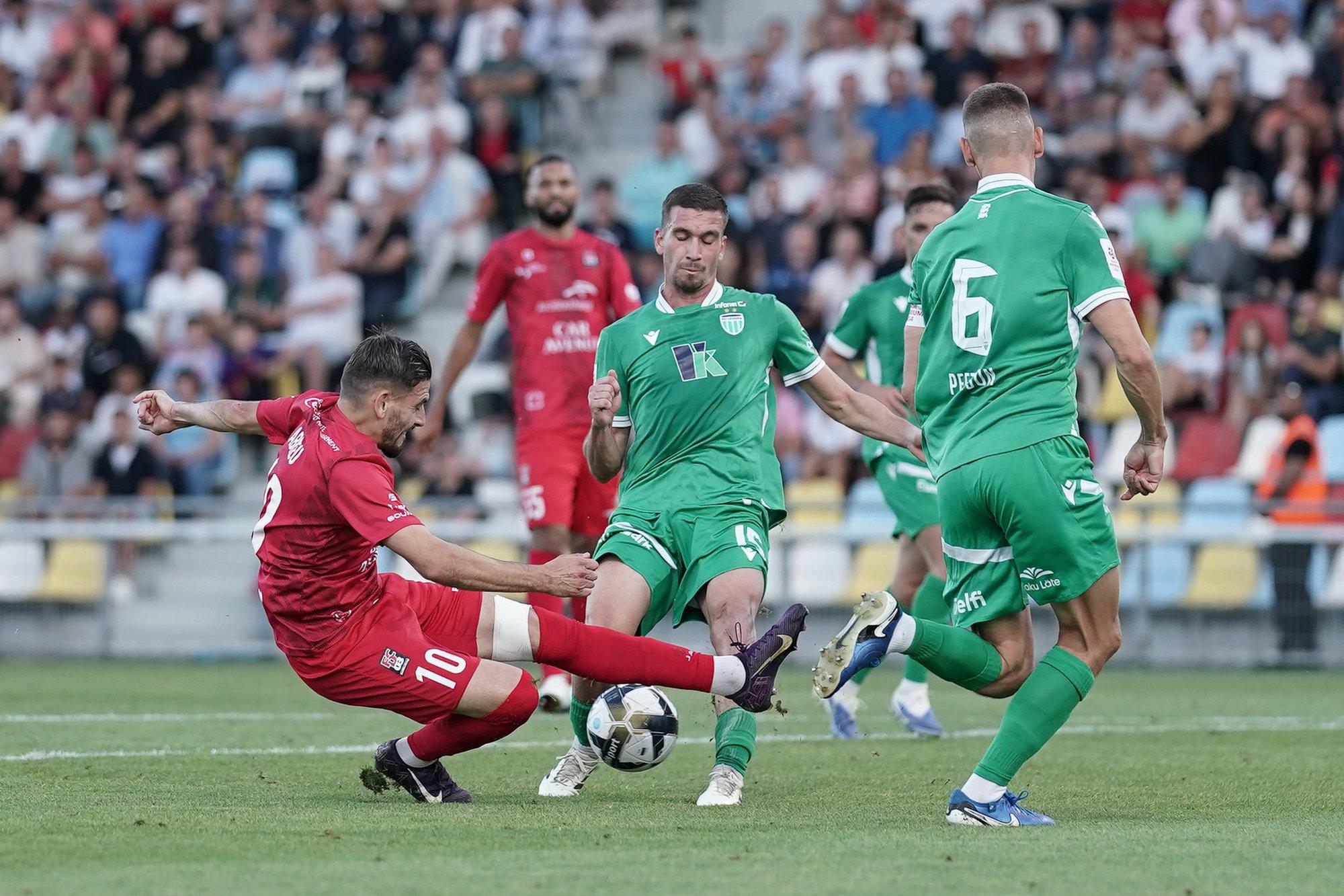 BLOGI JA FOTOD | Luksemburgi meistrile kaotanud Levadia eurohooaeg lõppes lisaaja penaltiga, enesevalitsuse kaotanud Torres sai punase kaardi