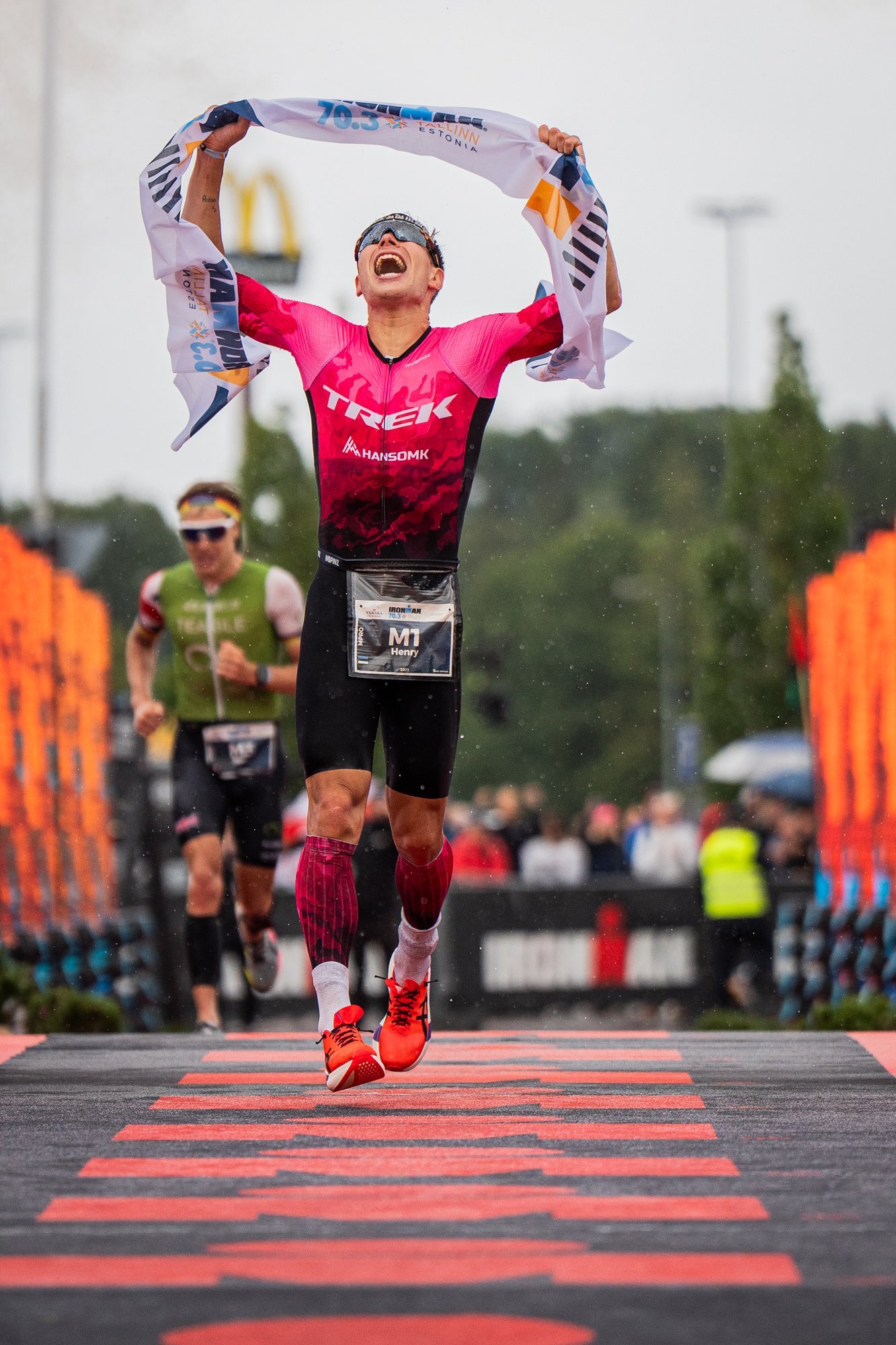 Ironman 70.3 võitjad Räppo ja Kivioja nautisid vihmast ilma. „Minul oli mõnus, aga pealtvaatajatel ilmselt mitte“