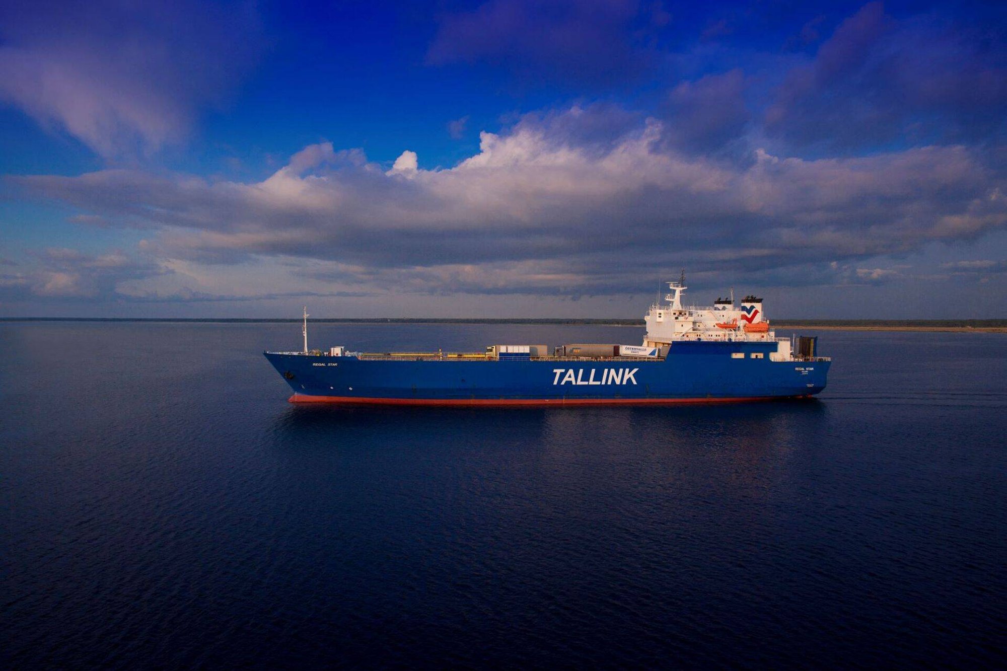 Tallink müüs kaubalaeva Regal Star