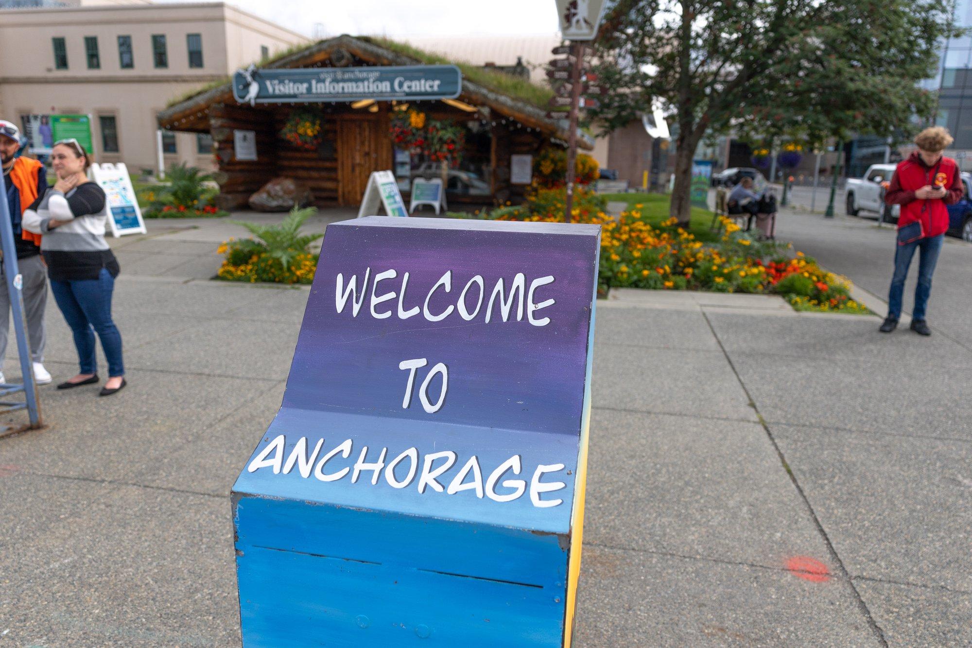 DELFI FOTOD ALASKALT | „Tere tulemast!“ ja „Käed eemale Ukrainast!“ Anchorage ootab Trumpi ja Putinit